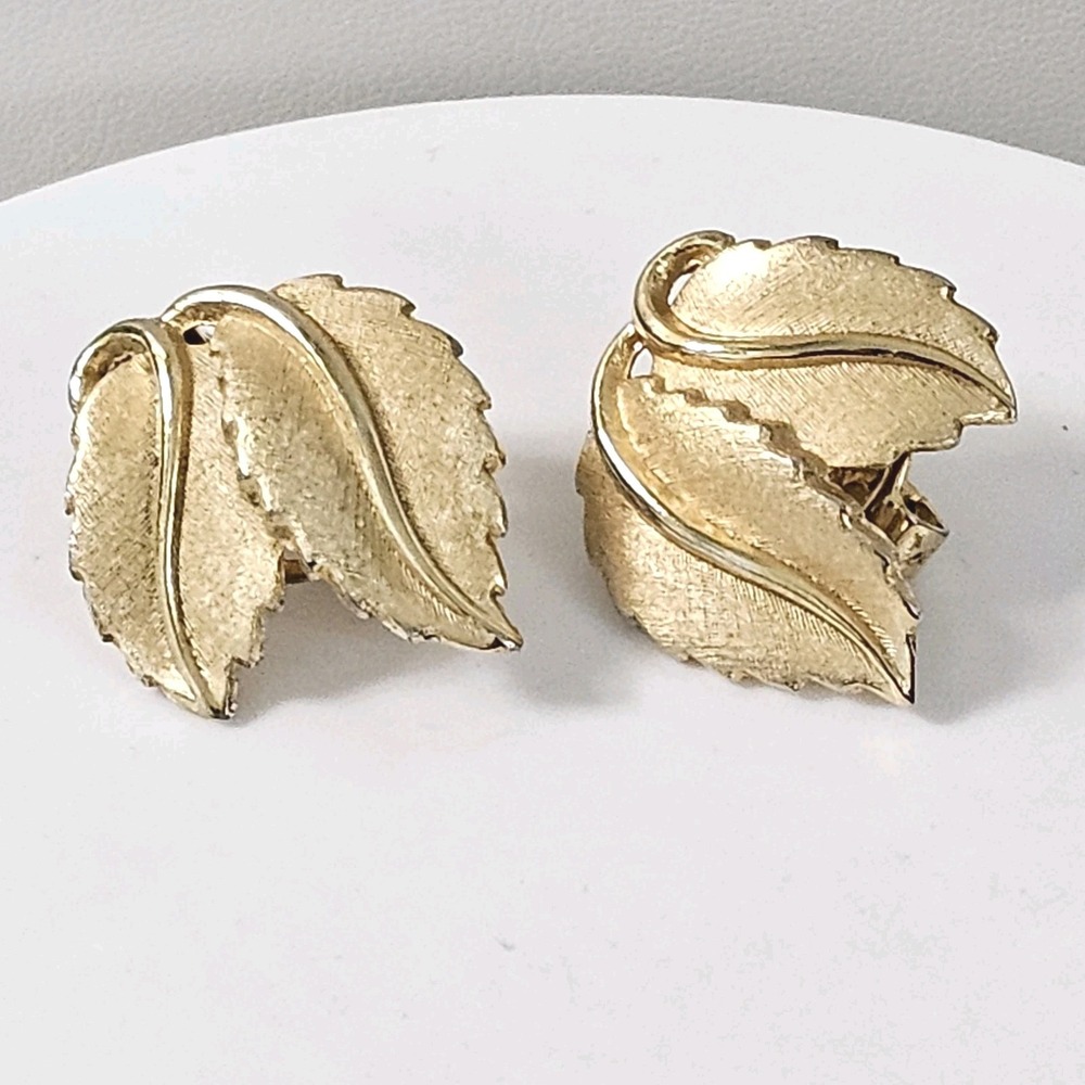 Vintage Crown Trifari Brushed Gold Tone Textured Leaf Clip Earrings Signed